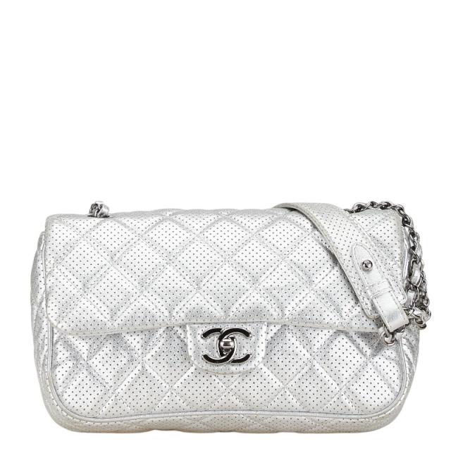 シャネル マトラッセ パンチング チェーン ショルダーバッグ シルバー レザー レディース CHANEL 【中古】の通販は