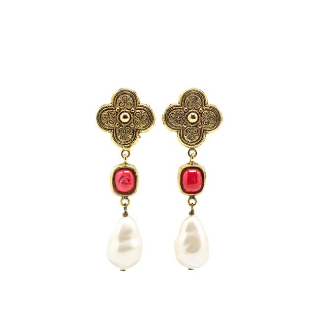 シャネル グリポア スイングパール イヤリング ゴールド メッキ フェイクパール レディース CHANEL 【中古】の通販は