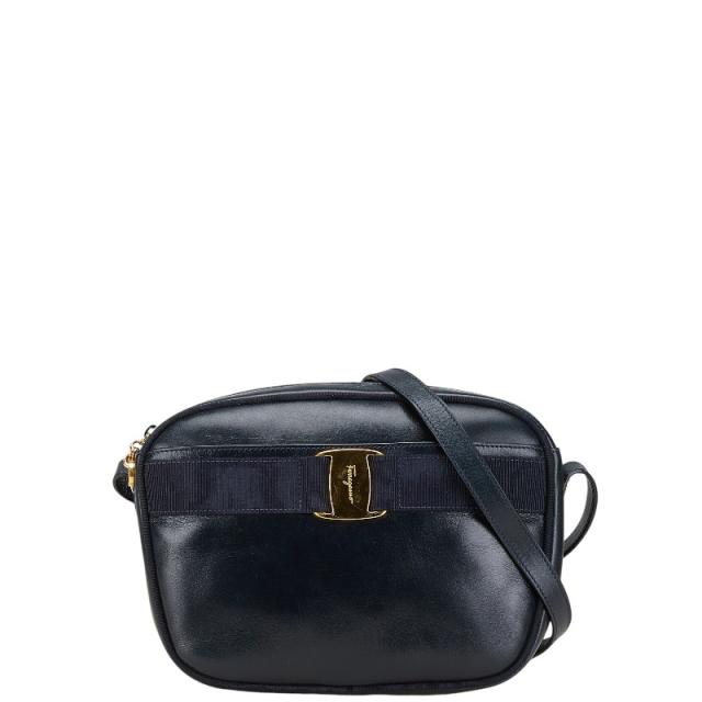 SalvatoreFerragamoサルヴァトーレフェラガモ ショルダーバッグ Salvatore Ferragamo 黒 ショルダーバッグ(Salvatore Ferragamo