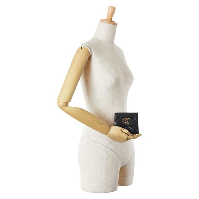 シャネル 19 ココマーク 三つ折り財布 スモールフラップウォレット