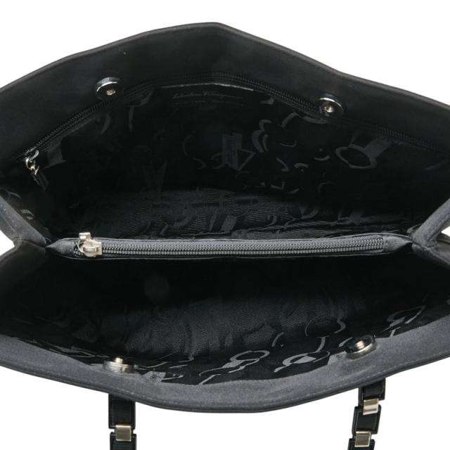 サルヴァトーレフェラガモ チェーン ショルダーバッグ AU-21 8803