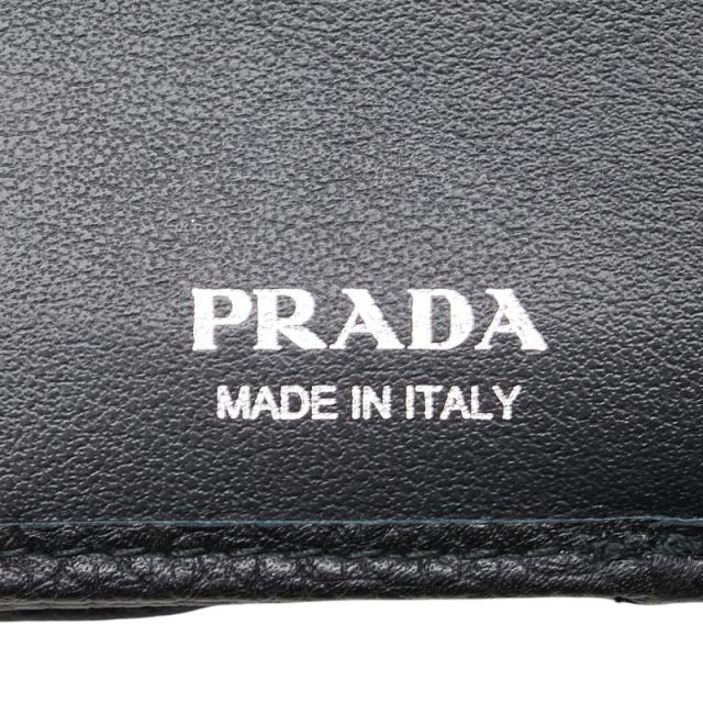 【美品】PRADA 二つ折り財布 シボ皮　三角ロゴ付 美品】PRADA プラダ 二つ折り財布 ブラック サフィアーノ 三角プレート