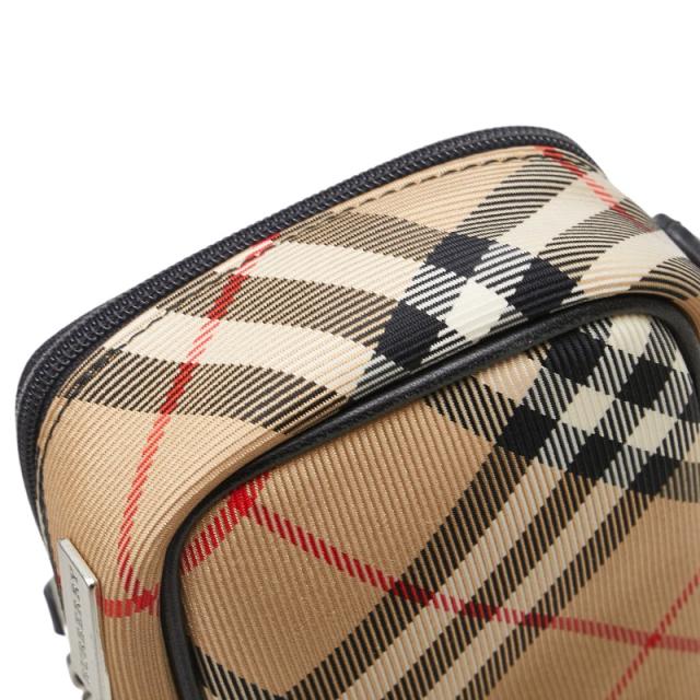 Burberry バーバリー　ノバチェック　ナイロンポーチ　ポーチ Burberry バーバリー ノバチェック ナイロンポーチ □美品□ BURBERRY