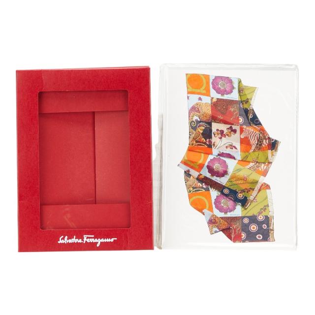 サルヴァトーレフェラガモ フラワー 花 アニマル 動物 鳥 スカーフ