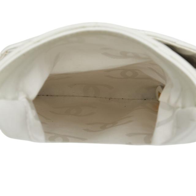 シャネル カンボンライン ココマーク パイソン ショルダーバッグ ポーチ ホワイト ブラック ラムスキン レディース CHANEL 【中古】 シャネル カンボンライン ココマーク パイソン ショルダーバッグ