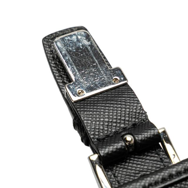 プラダ 三角ロゴプレート 斜め掛け ショルダーバッグ ブラック