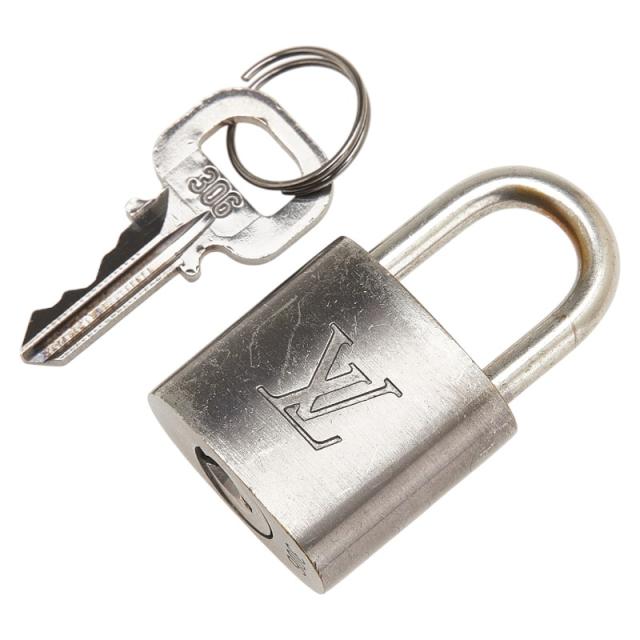 ルイ ヴィトン カデナ 南京錠 キー セット シルバー メタル レディース