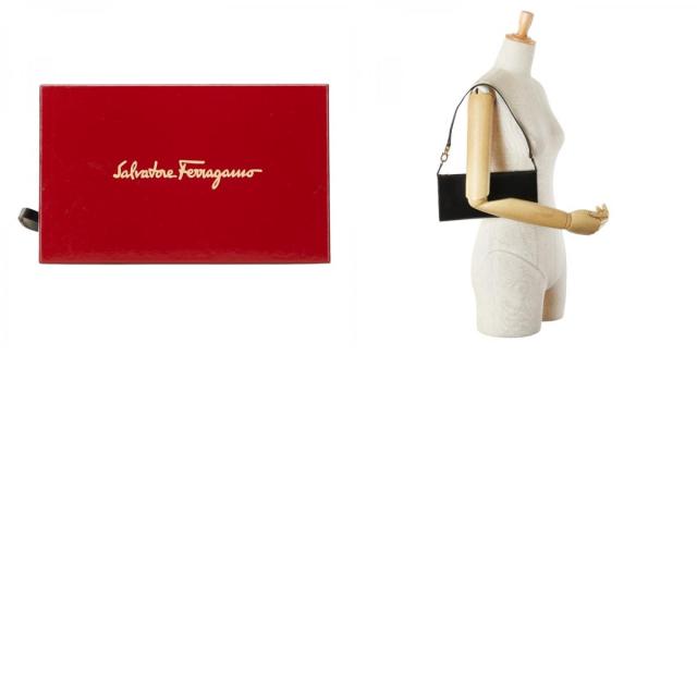 サルヴァトーレフェラガモ ガンチーニ ワンショルダーバッグ ポーチ AU-21-2306 ブラック レザー Salvatore Ferragamo 【中古】 サルヴァトーレフェラガモ ガンチーニ ワンショルダーバッグ ポーチ AU