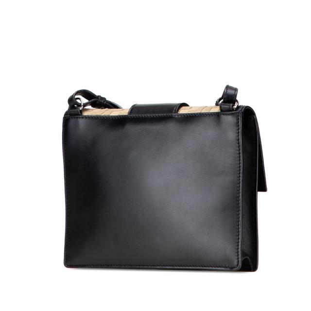 フェンディ フラット バゲット ミディアム ショルダーバッグ 7VA524