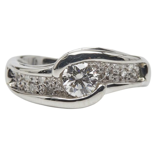 Pt900 プラチナ ダイヤ0.505ct ダイヤ0.32ct リング 指輪 レディース 13.5号 中古