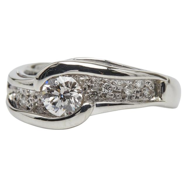 Pt900 プラチナ ダイヤ0.505ct ダイヤ0.32ct リング 指輪 レディース 13.5号 中古_1