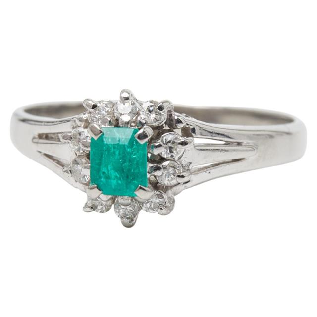 Pt900 プラチナ エメラルド0.20ct ダイヤ0.15ct フラワーモチーフ 