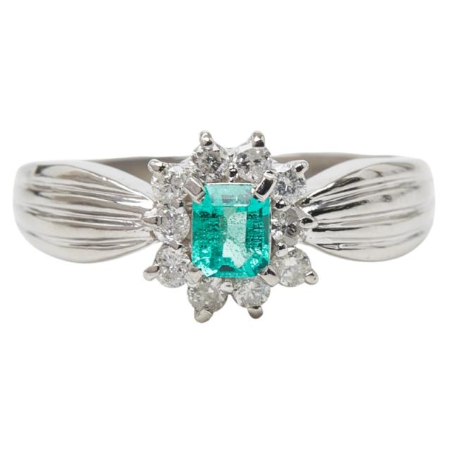Pt900 プラチナ エメラルド0.22ct ダイヤ0.23ct フラワーモチーフ