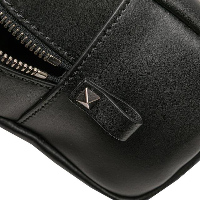 ヴァレンティノ VLTNロゴタイプ 二つ目御徒面子 車寄せ 黒いこと なめし革 レディース VALENTINO 【中古】