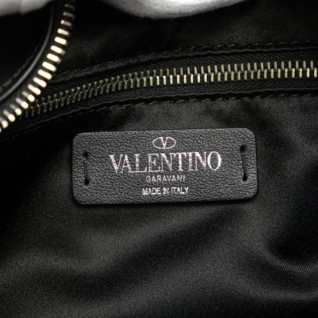 ヴァレンティノ VLTNロゴタイプ 二つ目御徒面子 車寄せ 黒いこと なめし革 レディース VALENTINO 【中古】