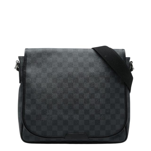 ルイ ヴィトン ダミエグラフィット ダニエルMM 斜め掛け ショルダーバッグ N58029 ブラック PVC レザー LOUIS VUITTON 【中古】