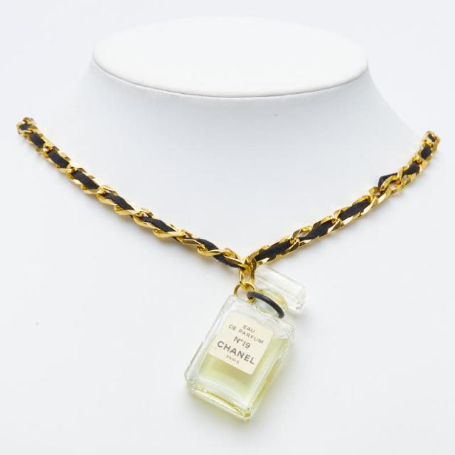 シャネル No.19 パフュームボトル チェーン ペンダント ネックレス ゴールド メッキ プラスチック レディース CHANEL 【中古】_5