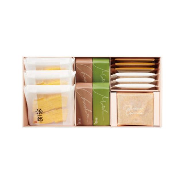 御歳暮 クリスマス ギフト 治一郎 治一郎 詰合せ4 カットバウム・ガトーショコラ・ビスコット・カステラの通販は 6,216円