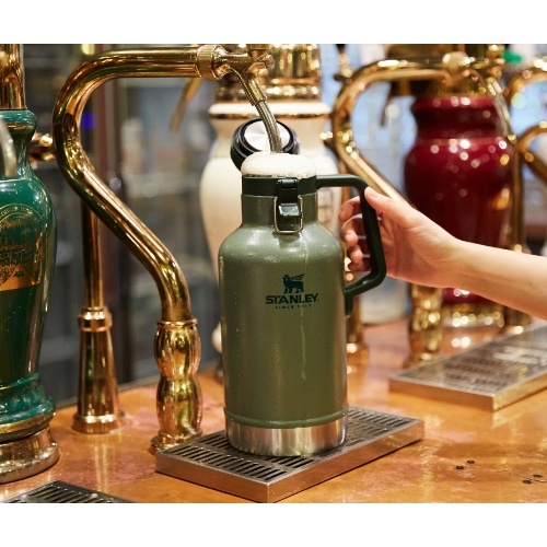 スタンレー STANLEY クラシック真空グロウラー 1.9L アウトドア キャンプ スポーツ 水筒 ジャグ 炭酸飲料