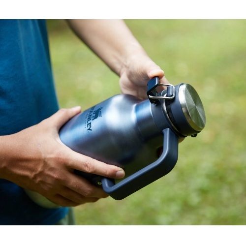 スタンレー STANLEY クラシック真空グロウラー 1.9L アウトドア キャンプ スポーツ 水筒 ジャグ 炭酸飲料
