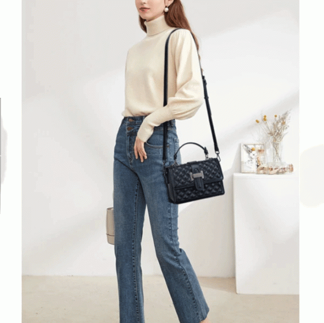 本革 ショルダーバッグ レディース 2way ショルダー 革 キルティング レザー マトラッセバッグ　大人女子バッグ　20代30代40代50代　高級感　上品　マトラッセ　ブラック　ホワイト 本革 ショルダーバッグ レディース 2way ショルダー 革 キルティング