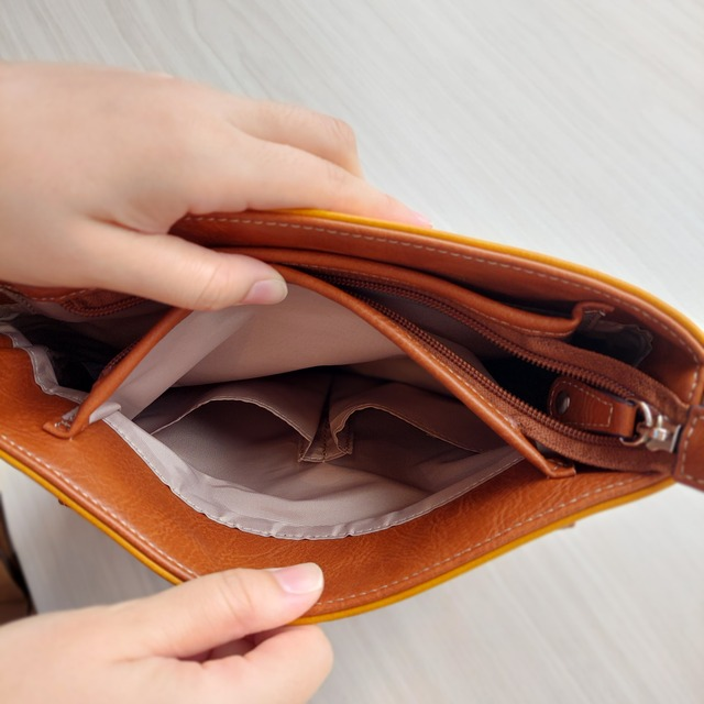 合成皮革 トリカラー 斜め掛けショルダーバッグ カジュアル バイカラー