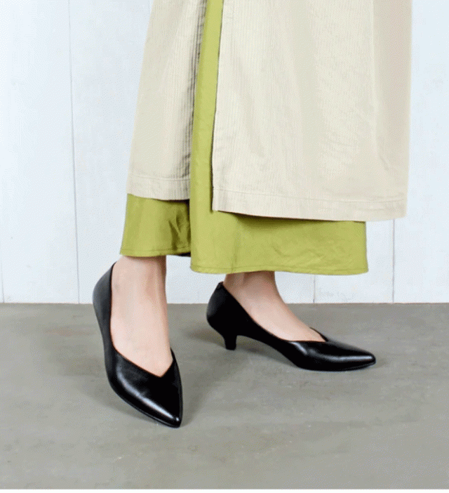 本革vカットローヒールパンプス  パンプス フォーマル　オフィス　通勤　柔らかい　ビジネス　リクルート　普段使い　歩きやすい　痛くない　疲れにくい　美脚　上品　おしゃれ 本革vカットローヒールパンプス パンプス フォーマル オフィス 通勤