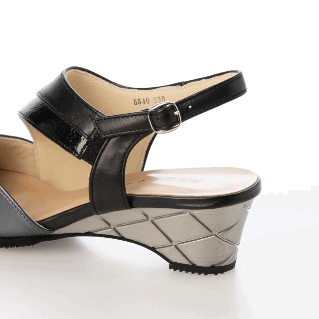 日本製　本革　サンダル　バイカラー　3e 幅広　外反母趾　ウエッジヒール　ヒール6cm　エレガントサンダル　　ストラップ　オープントゥ　ブラック　ネイビー　シルバーの通販は