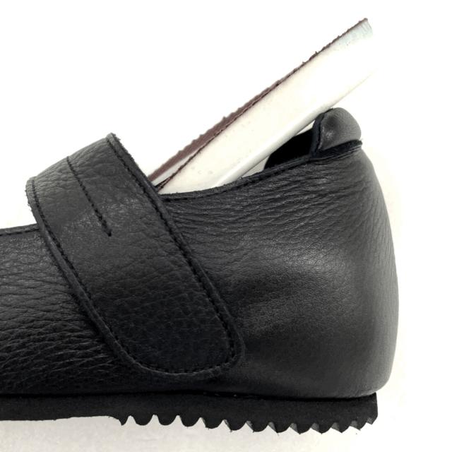 日本製 本革 パンプス 3.5cm インヒール ストラップ 4e  幅広 外反母趾 フラットパンプス コンフォート　カジュアル　おしゃれ　厚底　ぺったんこ　歩きやすい　履きやすい