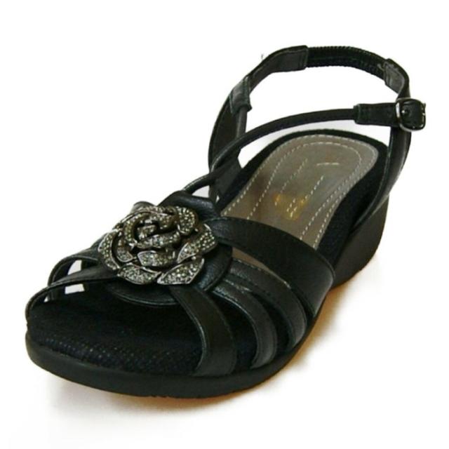 本革　レザーサンダル　サンダル　幅広　3e  外反母趾　キラキラ　花モチーフ　サマーサンダル　履きやすい　歩きやすい　痛くない　旅行　レディース　軽量　軽やか　カジュアル　上品 本革 レザーサンダル サンダル 幅広 3e 外反母趾 キラキラ 花モチーフ