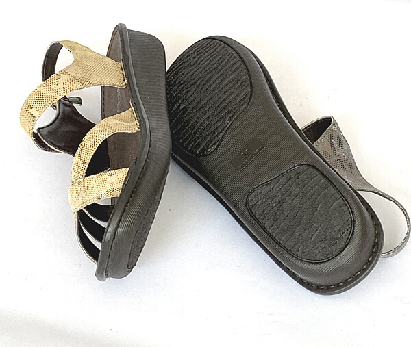 本革 日本製 サンダル レザーサンダル フラット フラワーサンダル 幅広