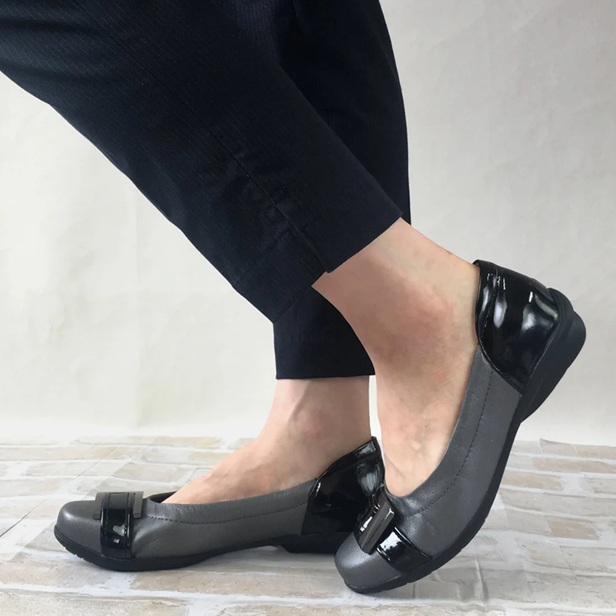 本革 フラットパンプス バックル フラット バレエパンプス エナメル