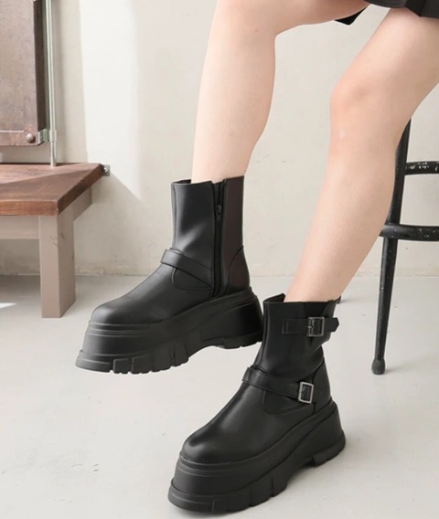 ブーツ　エンジニアブーツ　厚底 プラットフォーム デザインソール　モード感　ダブルバックルデザイン　安定感　高すぎないソール　歩きやすい　クッションインソール　履きやすい　_7