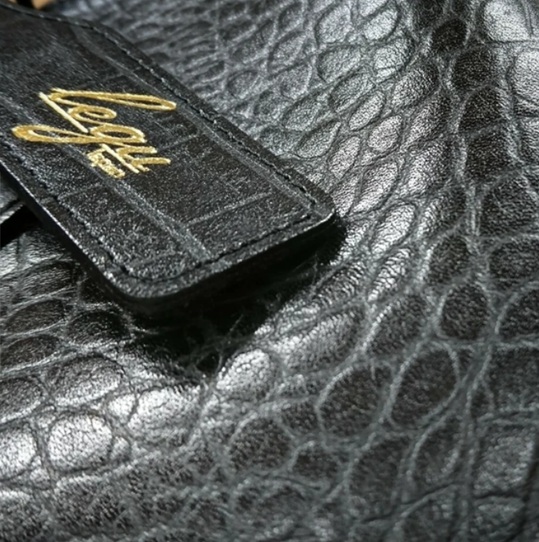 日本製 本革 クロコ柄型押し牛革 a4サイズ ビジネス 会社用 エレガント