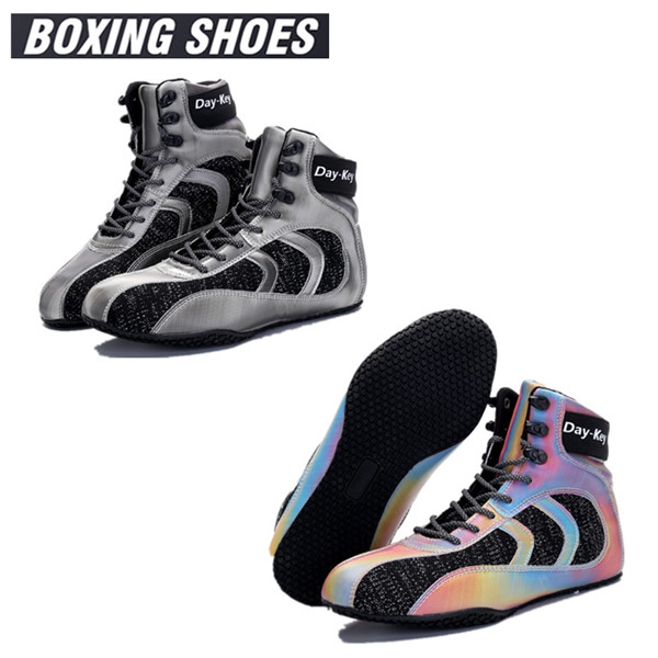 ボクシングシューズ　リングシューズ ハイカット レスリングシューズ  トレーニング 軽量 靴底が薄い 格闘技 スニーカー ジムの通販は