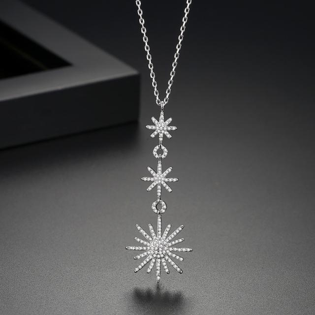 ネックレス キュービックジルコニア ホワイト 真鍮 シルバー アズキチェーン カニカン ゆれる 大きめ 雪の結晶 40+5cm n17091918の通販は