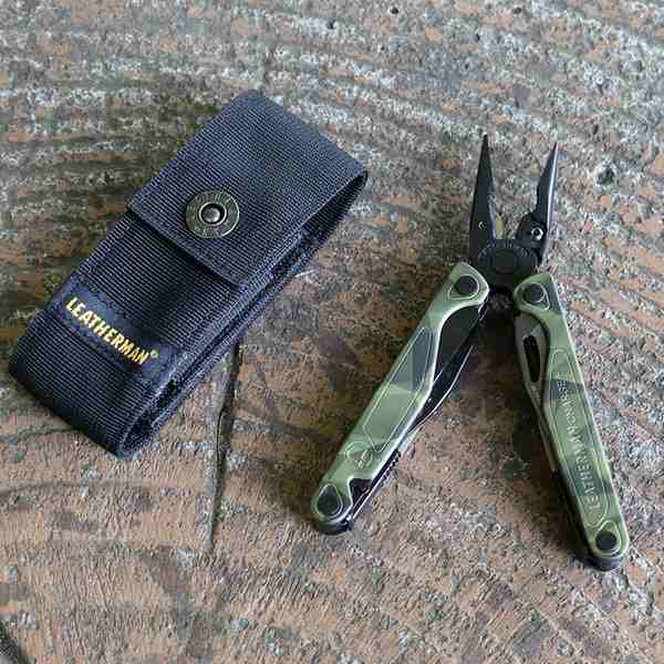 印象のデザイン レザーマン チャージプラス (ナイロンケース付き) カモ LEATHERMAN