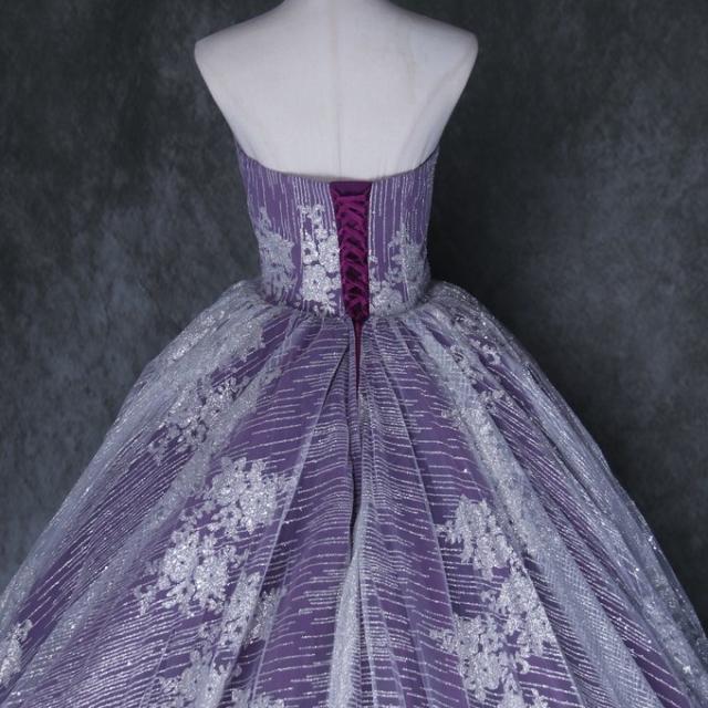 美品！パープル パーティードレス ベアトップ デザイン感 キラキラの  