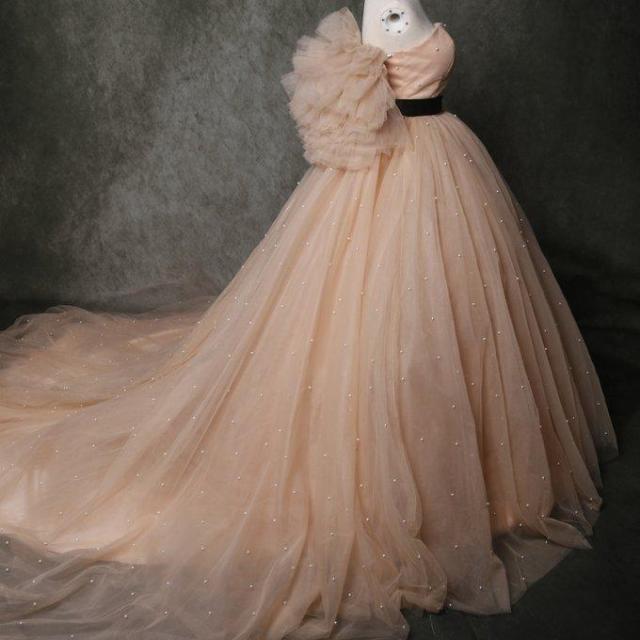 豪華！シャンパン色 カラードレス ベアトップ パール 豪華なバック  