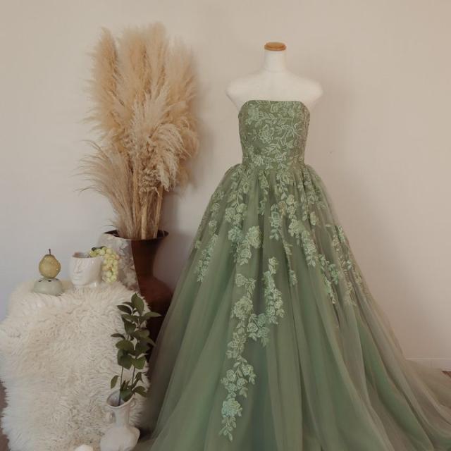 上品！パーティードレス グリーン ベアトップ 繊細レース ソフト  