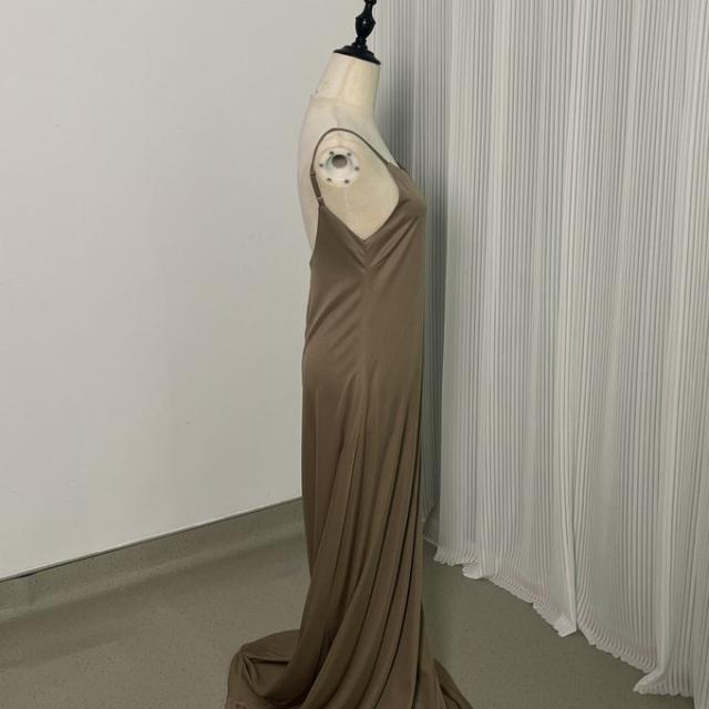 キャミソール ブラウンサテンガウン 快適な生地 背中見せ 妊婦 披露宴  