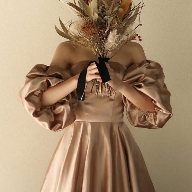 送料無料！高級サテン カーキ色 ショルダーの付け袖 パフスリーブ オーダー可能 二の腕を隠せるお袖 取り外し袖 花嫁/拳式の通販は 7,250円