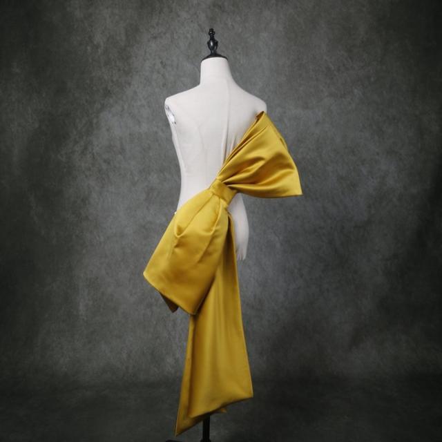 可愛い 光沢サテン 取り外しふっくら柔らかなバックリボン イエロー ウェディングドレス 前撮り