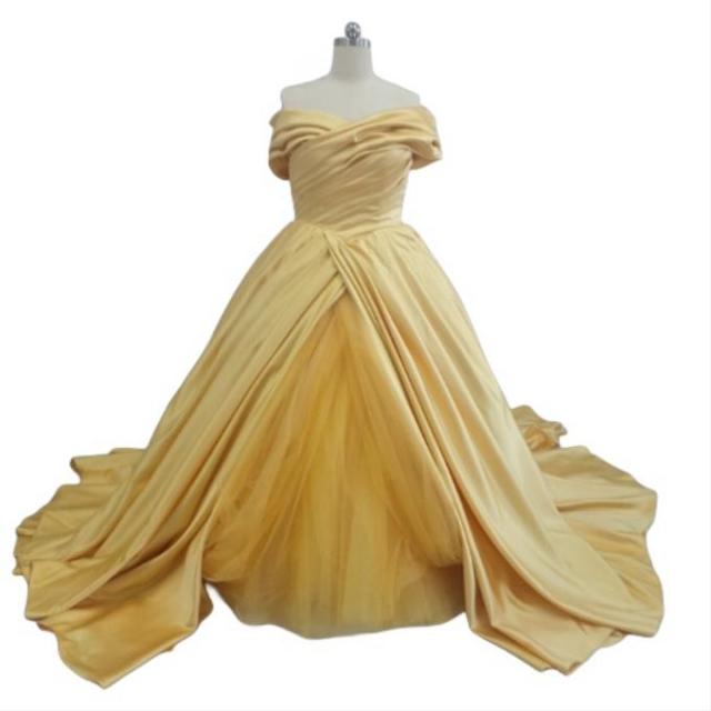 優雅なシルエット イエロー カラードレス オフショルダー プリンセスライン 華やかなトレーン 可愛い 拳式の通販は