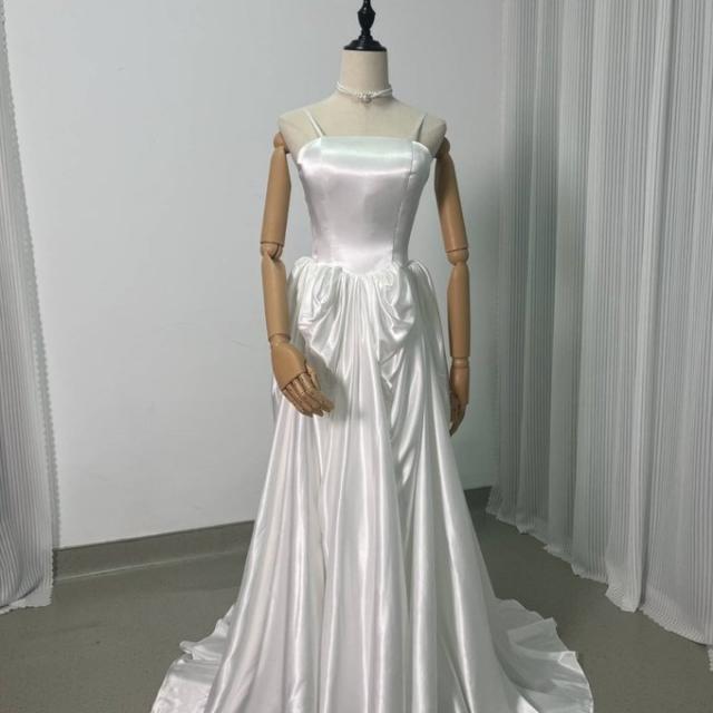 キャミソール オフホワイト ラッフルフリル 背中見せ ファスナー エレガント 二次会の通販は