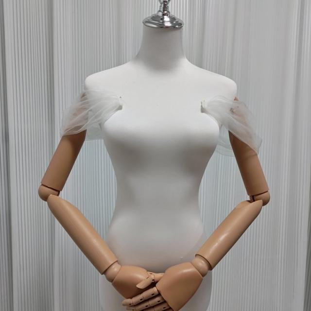 取り外しオフショルダー オフホワイト 可愛い シースルー 花嫁/ウェディングドレスの通販は 7,960円