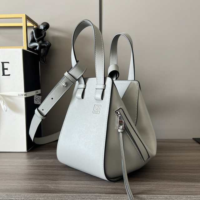 LOEWEクラシックオールマイティー通勤ハンドバッグ斜めショルダー