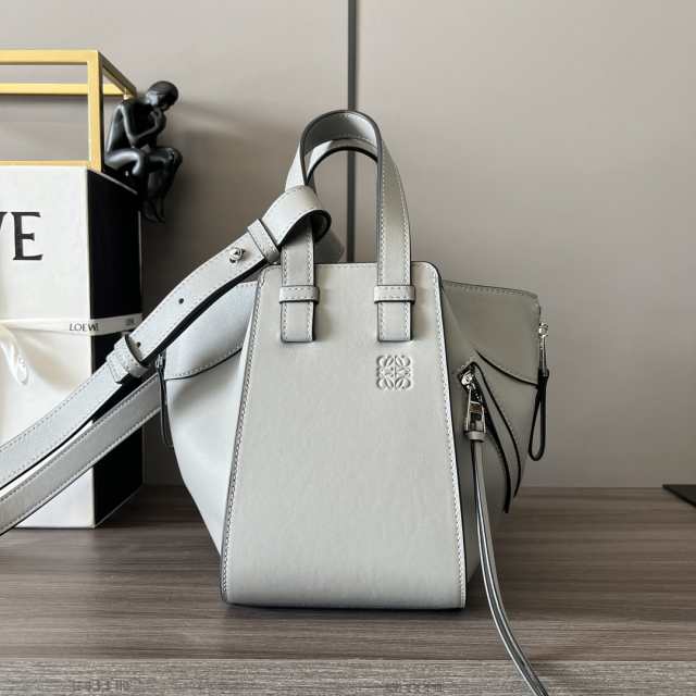 LOEWEクラシックオールマイティー通勤ハンドバッグ斜めショルダー