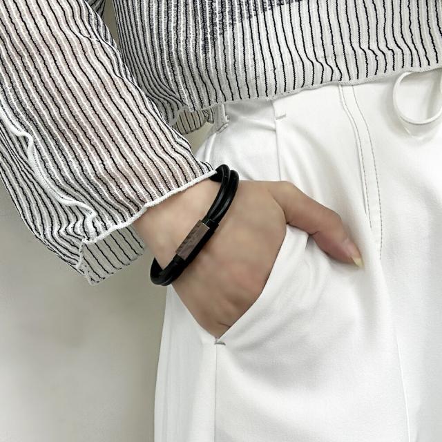 エンポリオアルマーニ レザーブレスレット メンズ ブレスレット 革 ブラック シンプル おしゃれ 革小物 ブランド アクセサリー 彼氏 夫 父 記念日 結婚記念日 誕生日プレゼント　成人 卒業 入学_4