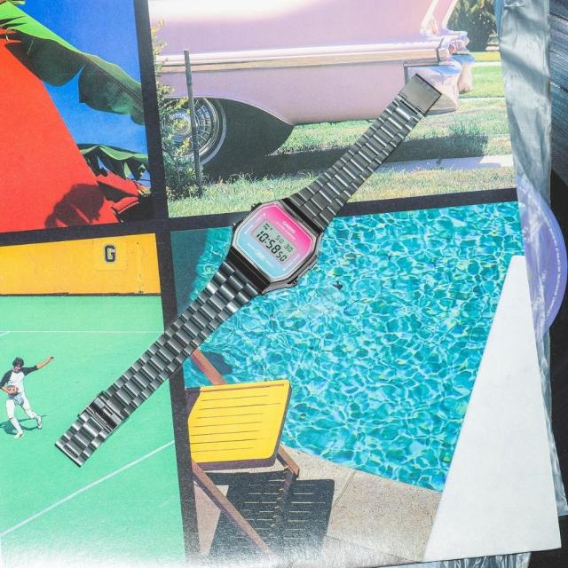 カシオ 腕時計 メンズ レディース CASIO VINTAGE デジタル グラデーション ガンメタ ブラック レトロ 収納ケース付き 防水 軽量 おしゃれ 海外モデル プレゼント ギフト A168WERB-2A 成人 卒業 入学_2